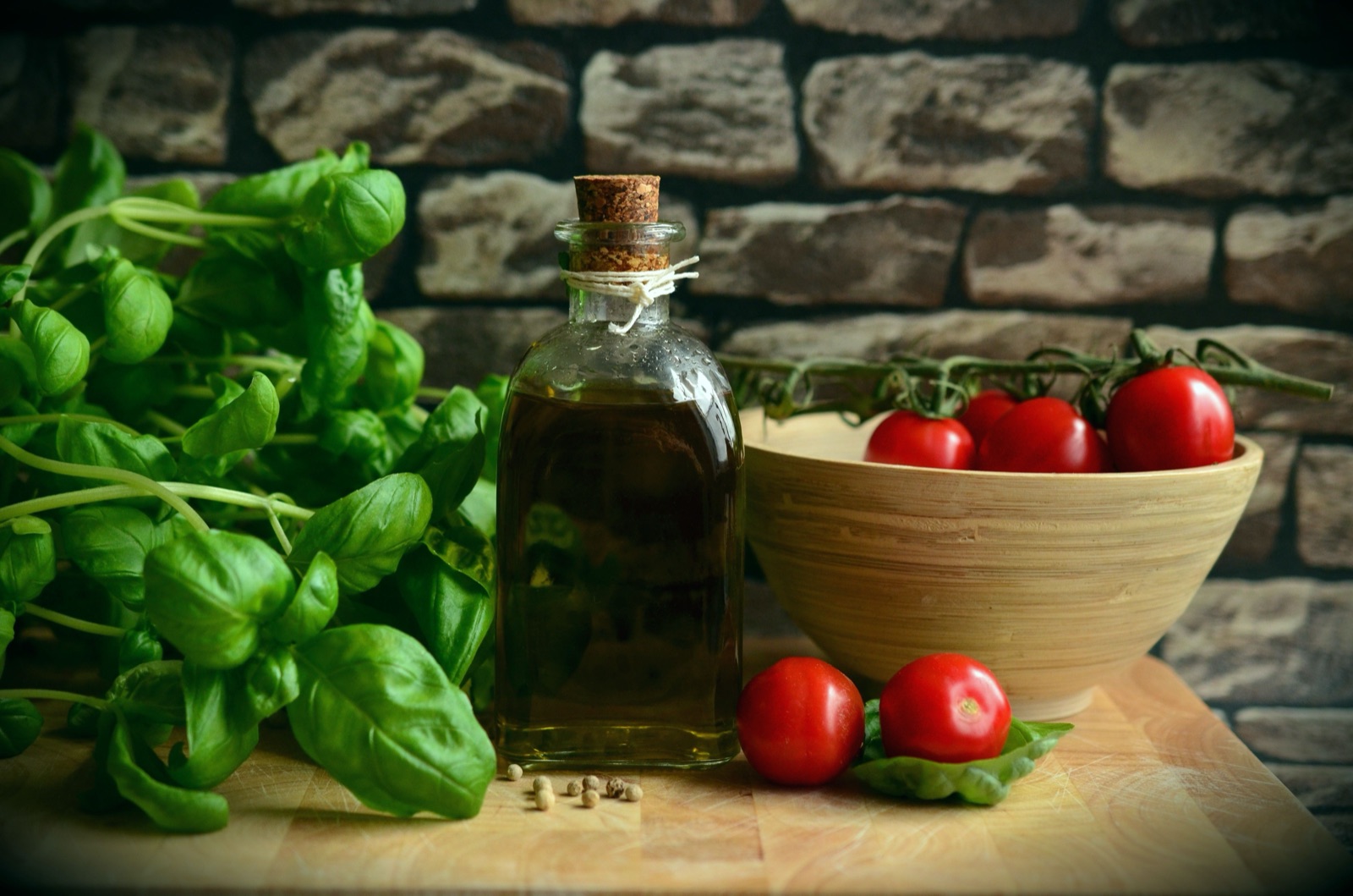 Dieta mediterránea vs. dieta cetogénica: cuál elegir para tu paciente